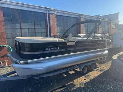 BOATZON | 2019 Godfrey Sweetwater 2286 SFL Tritoon  Yamaha 150