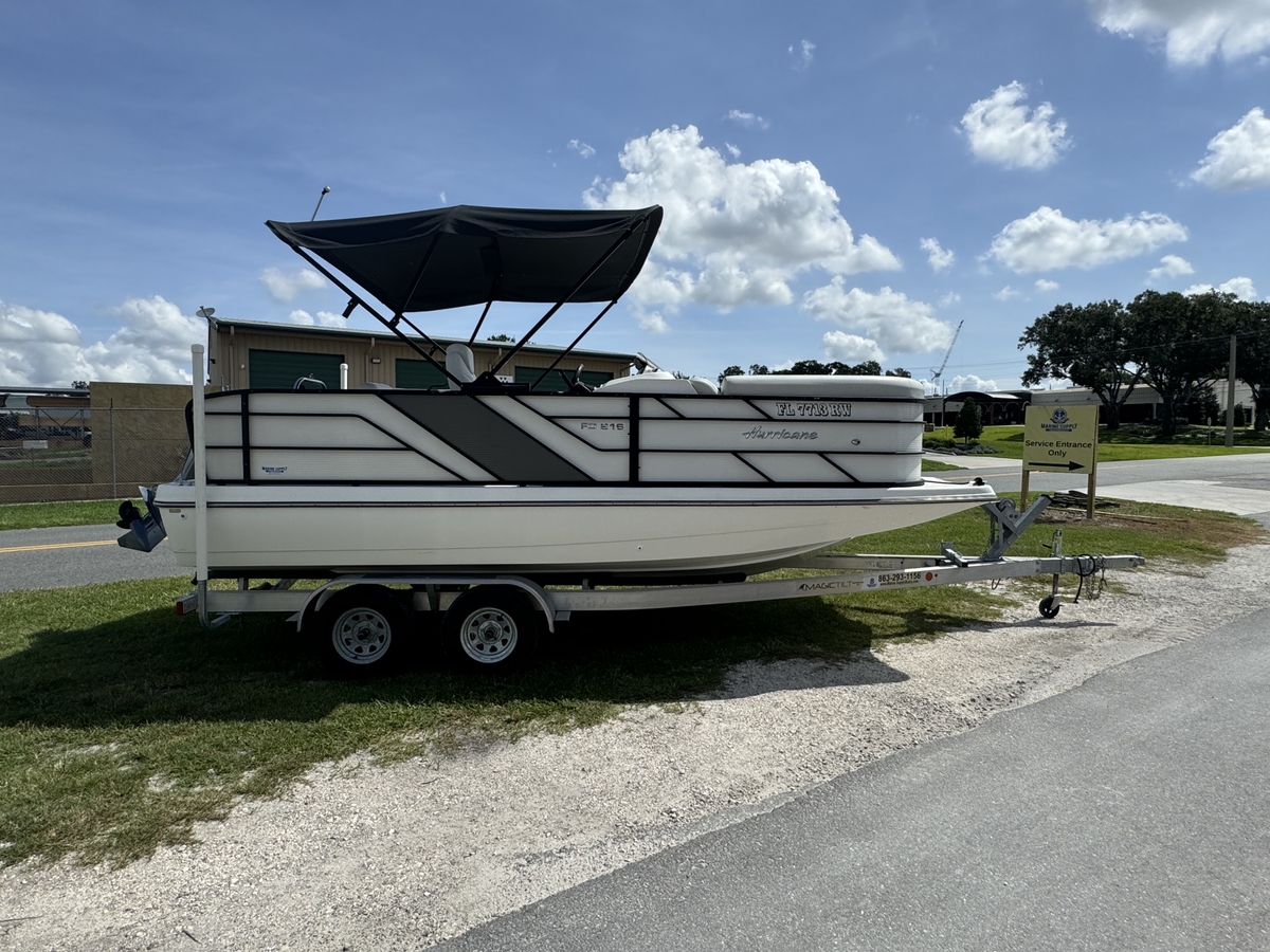 2019 Hurricane Hurricane FD216OB Deck Boat wYamaha 115hp 4 Stroke OB 2019 - Sold Boat