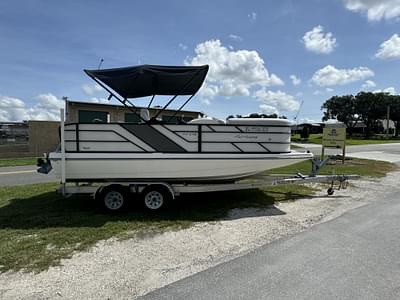 BOATZON | 2019 Hurricane FD216OB Deck Boat wYamaha 115hp 4 Stroke OB