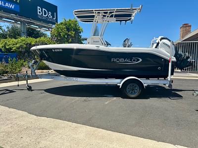 BOATZON | 2019 Robalo 2019 Robalo R 180