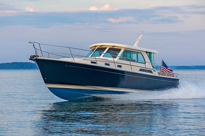 BOATZON | 2019 Sabre 42 Salon Express