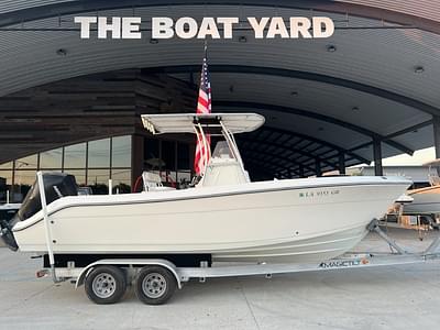 BOATZON | 2020 Cobia 237 CC