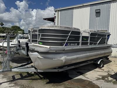 BOATZON | 2020 Godfrey Sweetwater 1886C Pontoon Boat BOATZON | 2020 Godfrey Sweetwater 1886C Pontoon Boat