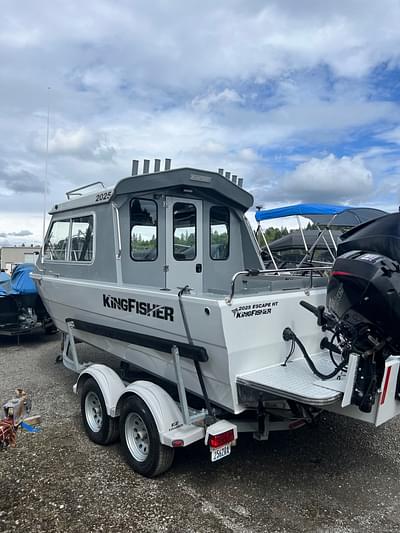 BOATZON | 2020 Kingfisher Boats 2025 Escape