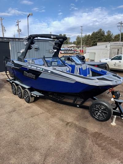 BOATZON | 2020 Malibu Boats M240 BOATZON | 2020 Malibu Boats M240