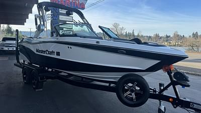 BOATZON | 2020 MasterCraft XT21