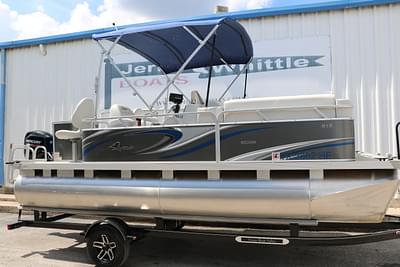 BOATZON | 2020 Qwest Pontoons 818 Edge