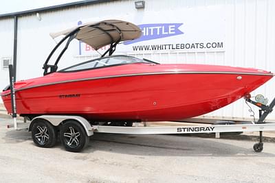BOATZON | 2020 Stingray Boats 225 SE