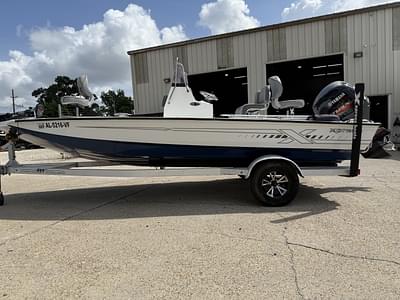 BOATZON | 2020 Xpress H20 Bay
