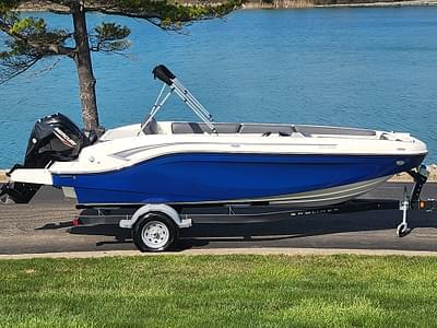 BOATZON | 2021 Bayliner DX2000