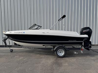 BOATZON | 2021 Bayliner VR4 Bowrider  Outboard