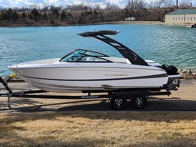 BOATZON | 2021 Regal LS2