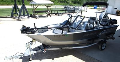 BOATZON | 2021 Starweld 16 Fusion DC walk thru windshield