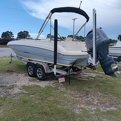 BOATZON | 2021 Stingray Boats 212SC