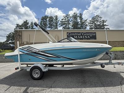 BOATZON | 2022 Bayliner VR5 Bowrider Outboard BOATZON | 2022 Bayliner VR5 Bowrider Outboard