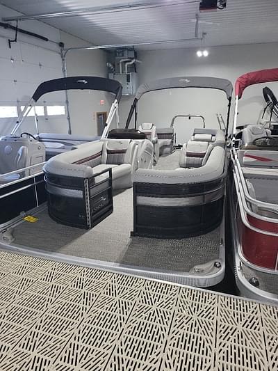 BOATZON | 2022 Bennington 24 LX FASTBACK 24 LXFBC