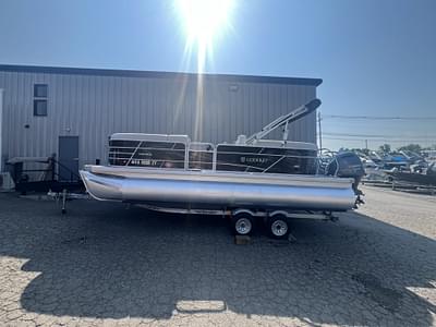 BOATZON | 2022 Godfrey Sweetwater 2286 SBX BOATZON | 2022 Godfrey Sweetwater 2286 SBX