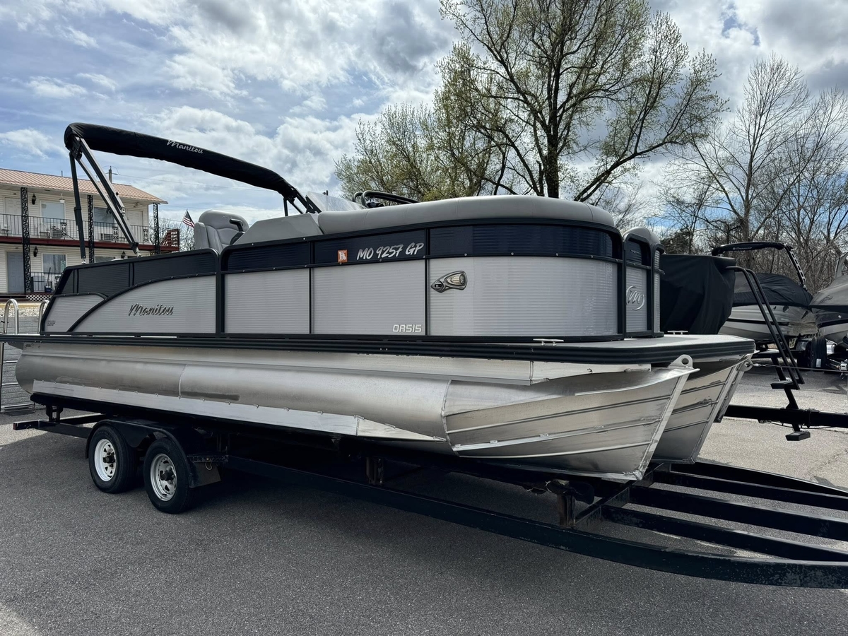 2022 Manitou Manitou 23 Oasis SL SHP 575 2022 - Sold Boat