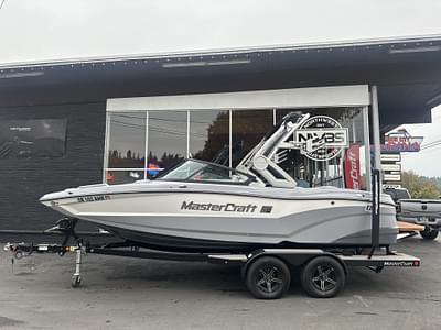 BOATZON | 2022 MasterCraft XT20