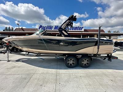 BOATZON | 2022 MasterCraft XT25