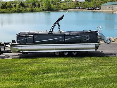 BOATZON | 2023 Angler Qwest Pontoons 8522 Pro Family Fish