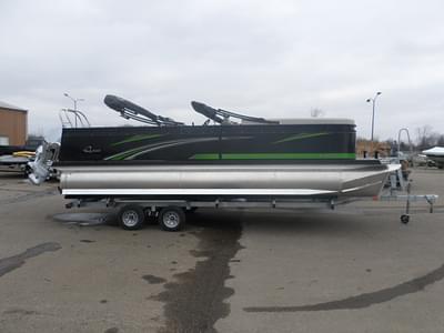 BOATZON | 2023 Apex Qwest 822 XRE Cruise LT TRI