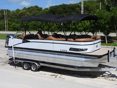 BOATZON | 2023 Avalon 2385 Catalina VRL Platinum Edition