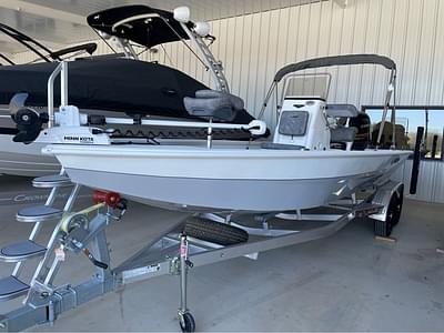 BOATZON | 2023 AVID 21 FS Mag