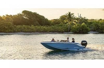 BOATZON | 2023 Bayliner Element M17
