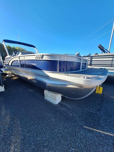 BOATZON | 2023 Bennington 25 L BOWRIDER FASTBACK