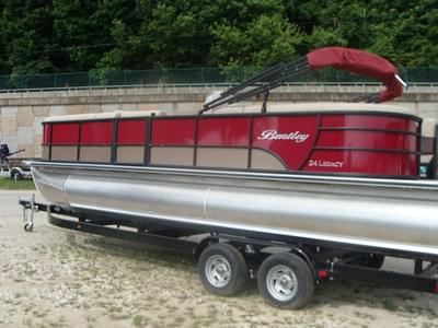BOATZON | 2023 Bentley Pontoons 243 Navigator