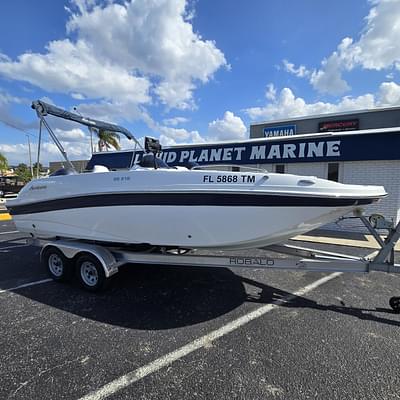 BOATZON | 2023 Hurricane SunDeck Sport 218 OB BOATZON | 2023 Hurricane SunDeck Sport 218 OB