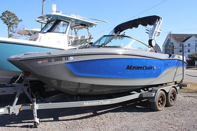 BOATZON | 2023 MasterCraft XT22