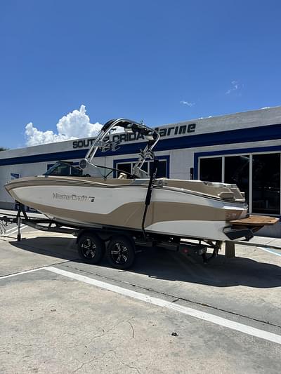 BOATZON | 2023 MasterCraft XT24