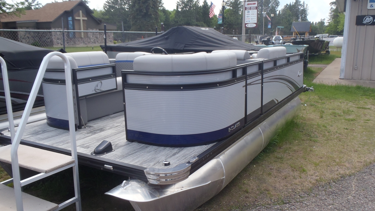 2023 Qwest Pontoons Qwest Pontoons 816 EClass XRE Cruise 2023 - Sold Boat