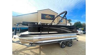 BOATZON | 2023 Qwest Pontoons 818 XRE Fish LT