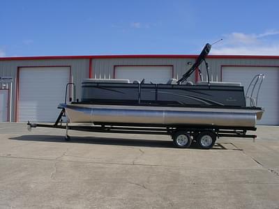 BOATZON | 2023 Qwest Pontoons 822 EClass RLS