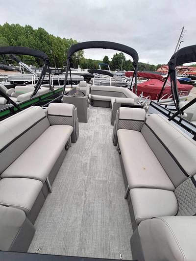 BOATZON | 2023 Qwest Pontoons E 822 LANAI LT