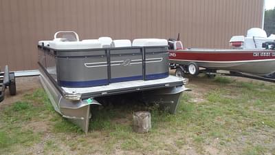 BOATZON | 2023 Qwest Pontoons Qwest E 822 RLS LT