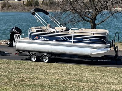 BOATZON | 2023 Sun Tracker Party Barge 20 DLX