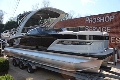 BOATZON | 2023 Tahoe Pontoons Grand Tahoe Quad Lounge Windshield 25