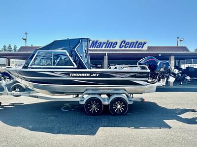 BOATZON | 2023 Thunder Jet 200 Luxor w 200HP Pro XS and a 99 Mercury Pro Kicker