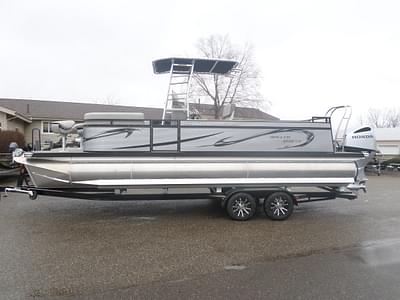 BOATZON | 2024 Angler Qwest Pontoons 852224 Pro Fish N Crusie