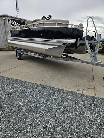 BOATZON | 2024 Avalon 2185 VLS Quad Lounge BOATZON | 2024 Avalon 2185 VLS Quad Lounge