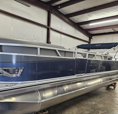 BOATZON | 2024 Avalon 2385 Venture Rear Fish BOATZON | 2024 Avalon 2385 Venture Rear Fish
