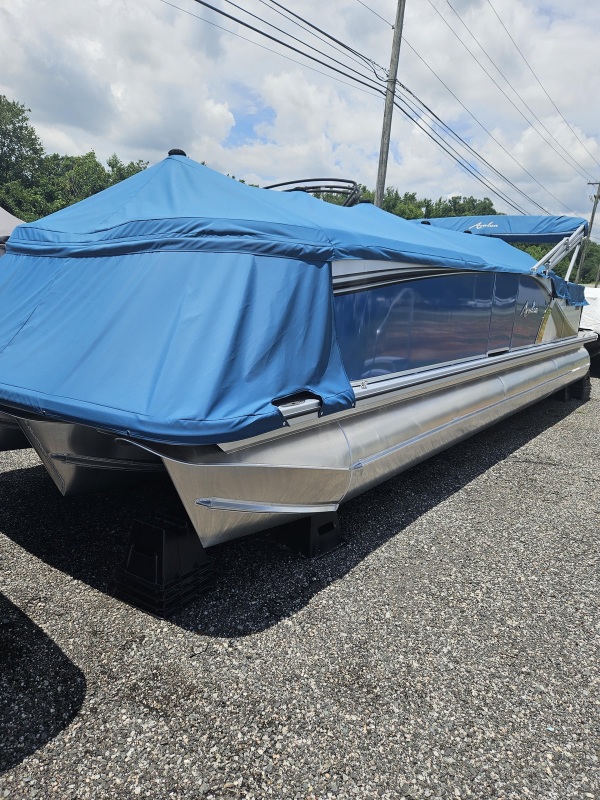2024 Avalon Avalon LSZ  25 FT Rear Lounger 2024 - Sold Boat