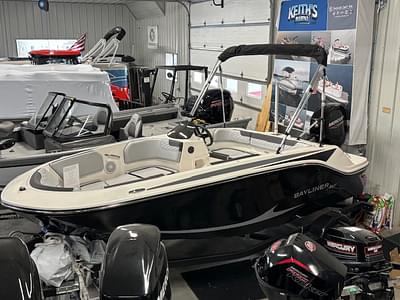 BOATZON | 2024 Bayliner Element M15 Deck Boat