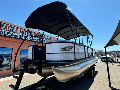 BOATZON | 2024 Bentley Pontoons 223 ELITE SWINGBACK w250HP Merc  VM Custom Trailer