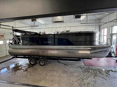 BOATZON | 2024 Crest Pontoons CLASSIC LX 220 SLC BOATZON | 2024 Crest Pontoons CLASSIC LX 220 SLC