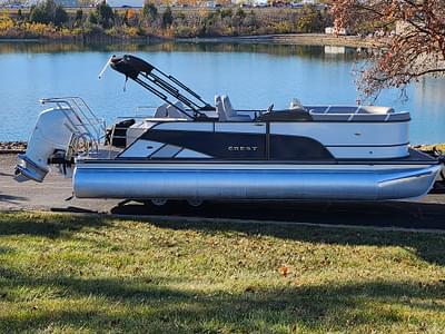 BOATZON | 2024 Crest Pontoons Classic Platinum SLSC 220 DEMO
